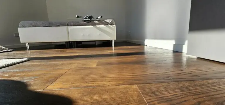 Tiszta, fényes parketta takarítás után